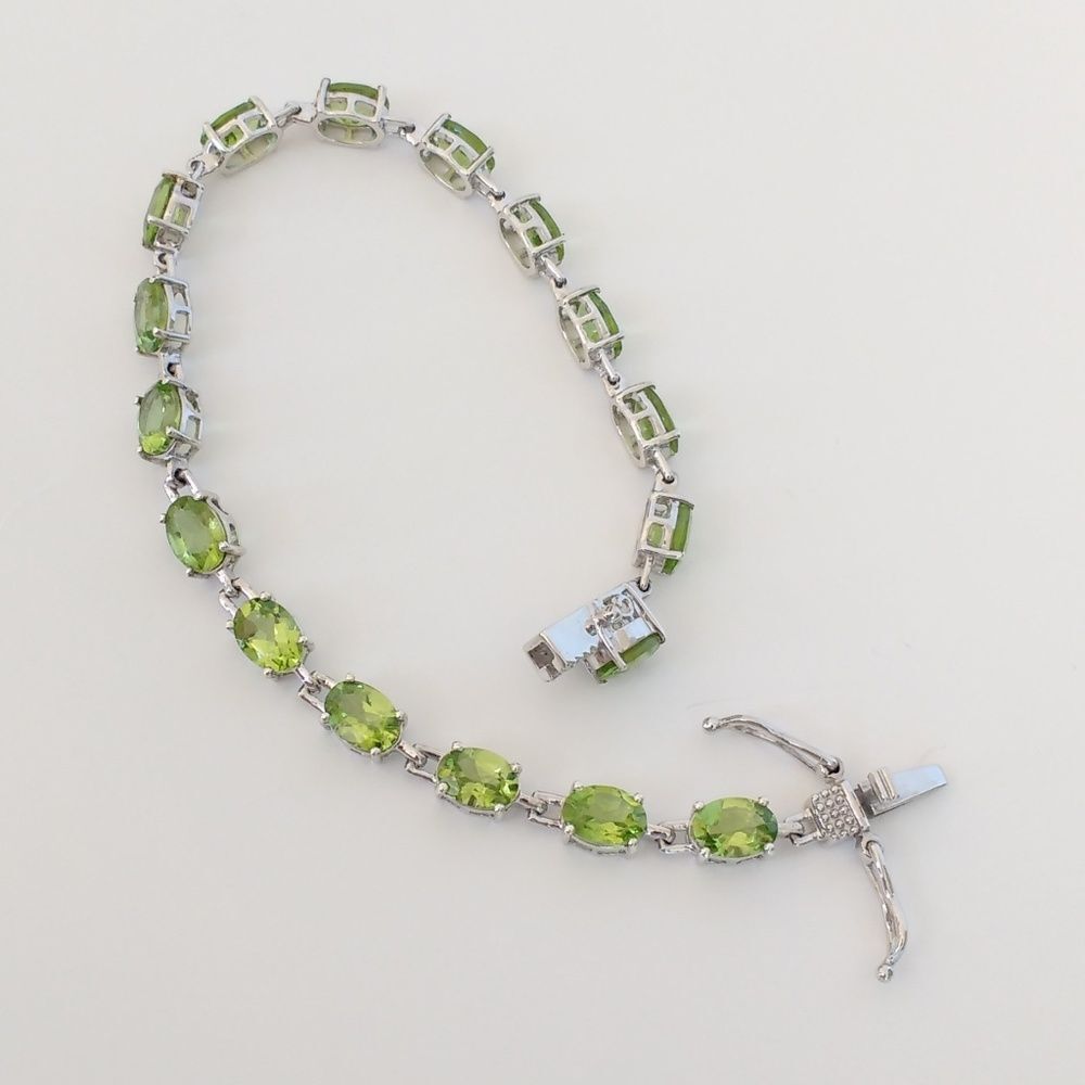Hebei Peridot Tennis Bracelet - Picture 2 of 7